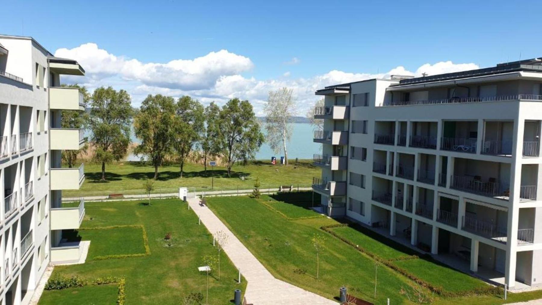 Green Apartman بالاتوليلّي المظهر الخارجي الصورة